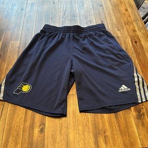 Men’s Addidas Pacers basketball shorts, size M